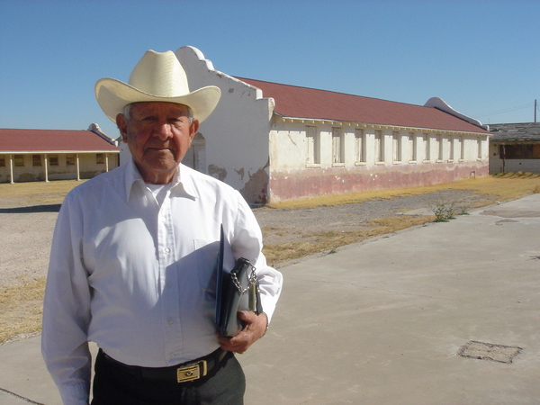 MR.DELGADO-RIOVISTA-NOV2005.JPG